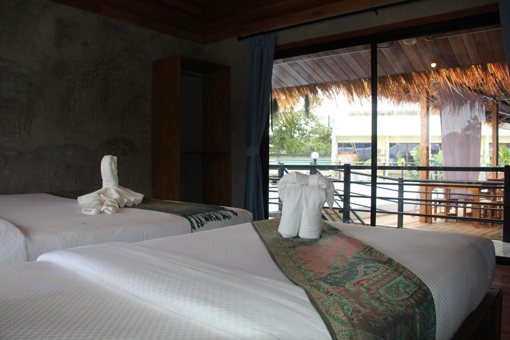The Noi Guest House & Restaurant Ко Липе Екстериор снимка