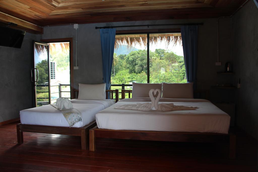 The Noi Guest House & Restaurant Ко Липе Екстериор снимка