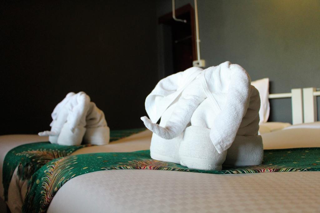 The Noi Guest House & Restaurant Ко Липе Екстериор снимка
