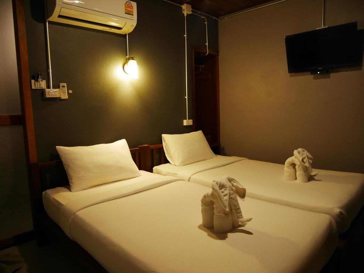 The Noi Guest House & Restaurant Ко Липе Екстериор снимка