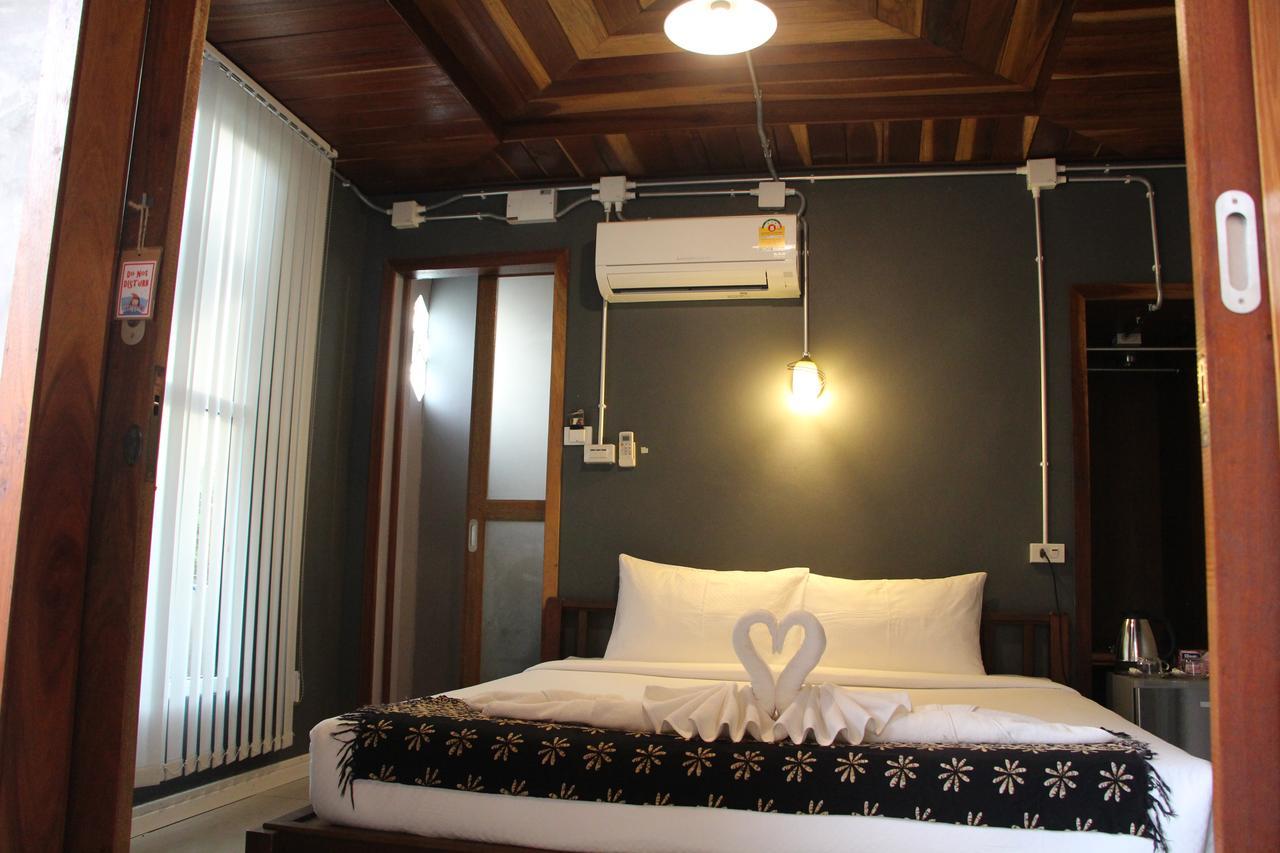 The Noi Guest House & Restaurant Ко Липе Екстериор снимка